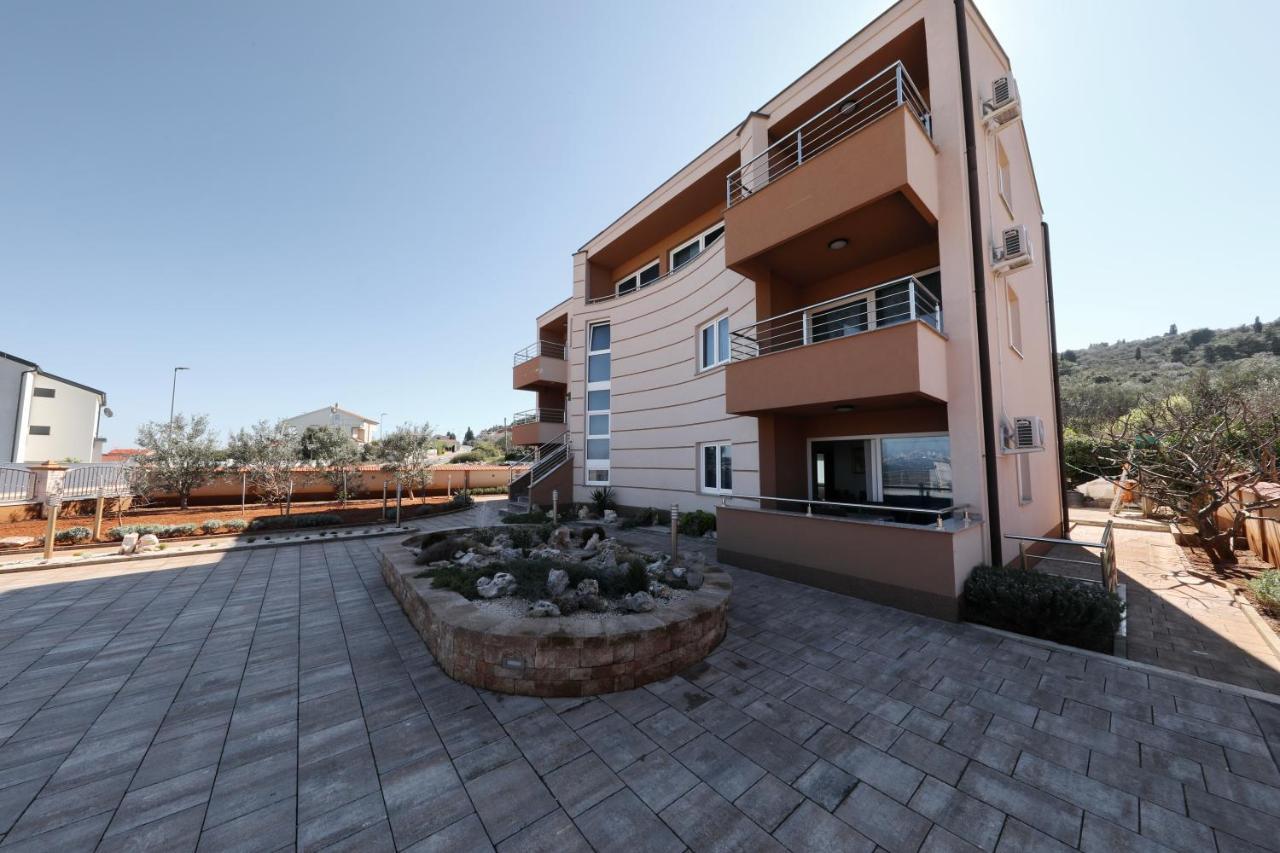 Apartment Dora Preko Exteriör bild