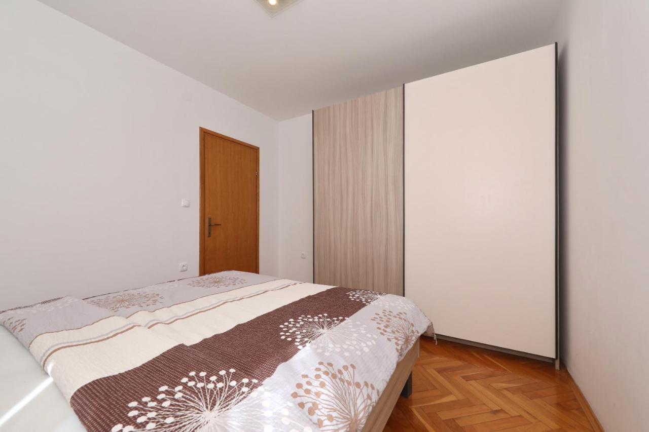 Apartment Dora Preko Exteriör bild