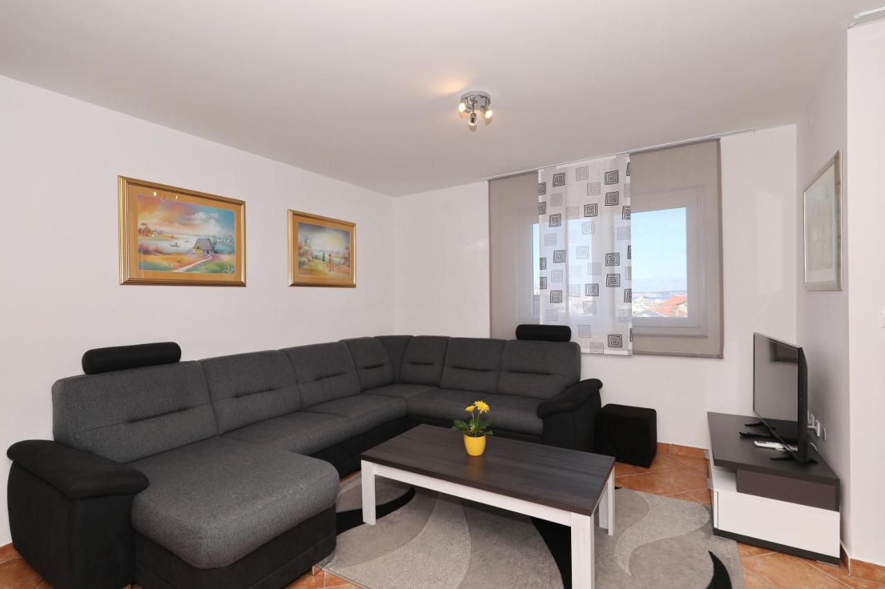 Apartment Dora Preko Exteriör bild