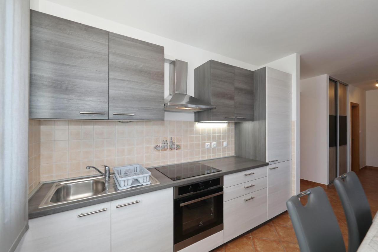 Apartment Dora Preko Exteriör bild